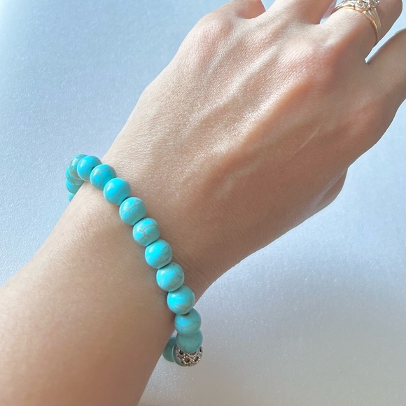 Dyed Howlite Stretch Bead Bracelet with Silvertone Accent Ornate Bead - Picture 5 of 5